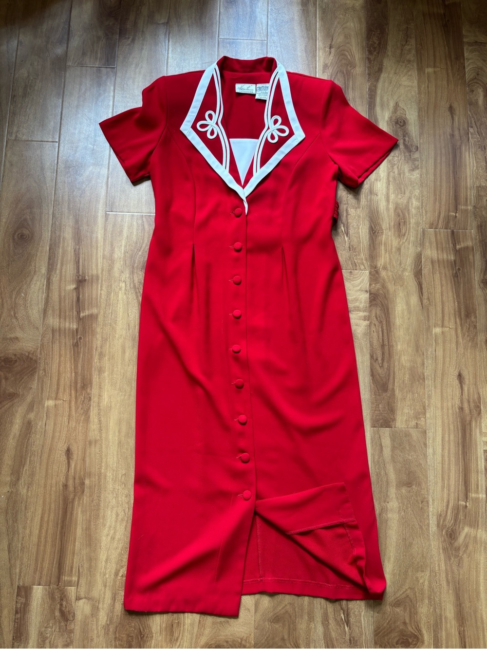 Vintage Red Midi Dress with White Trim - Picture 4 of 10